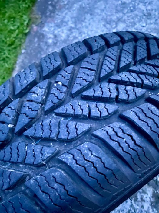 Opony zimowe Kelly 195/65/R15 91T, komplet: felgi Hyundai I30 kołpaki