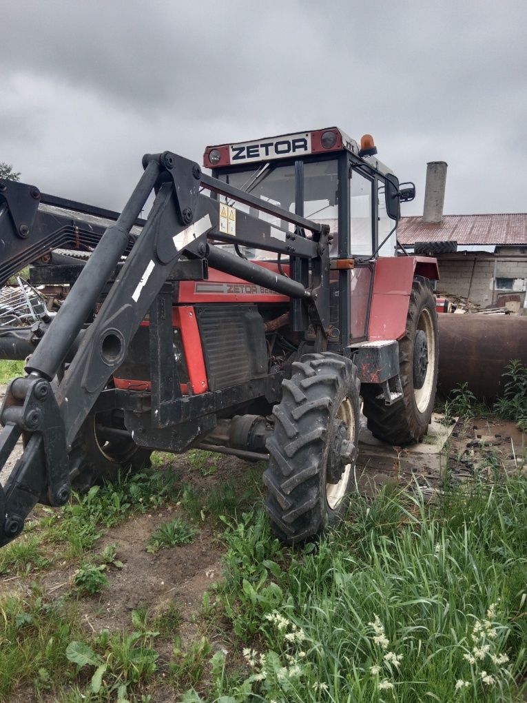 Zetor 8245 ZTS z turem