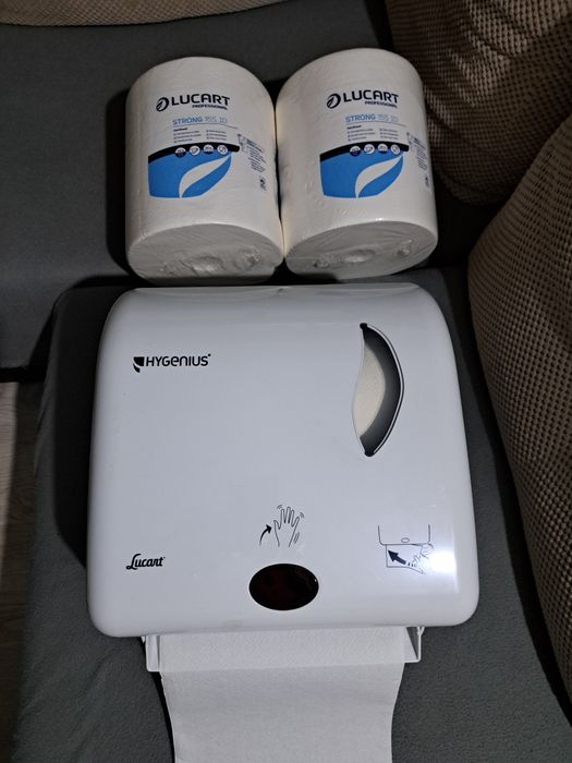 Automatyczny dozownik papieru.