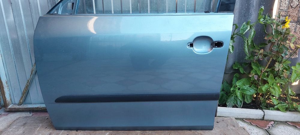 Дверка передня ліва Шкода Фабія 2