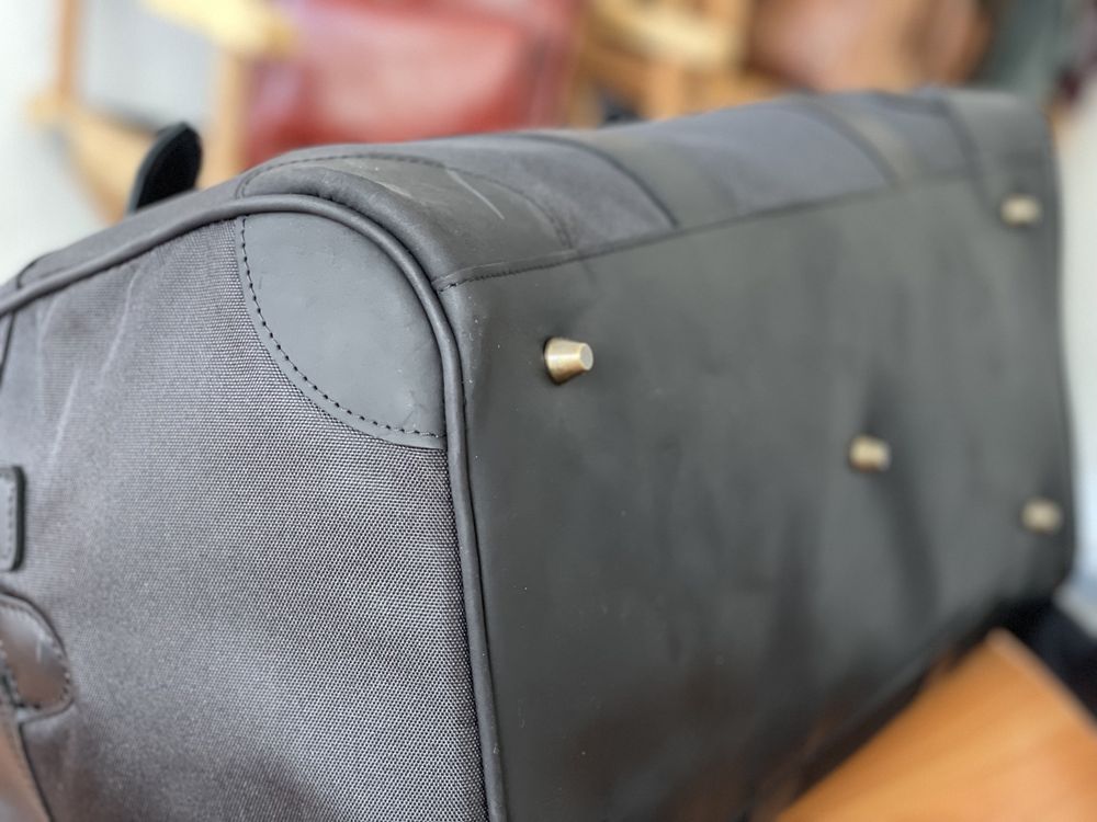 Черная спортивная дорожная сумка из натуральной кожи и канваса
