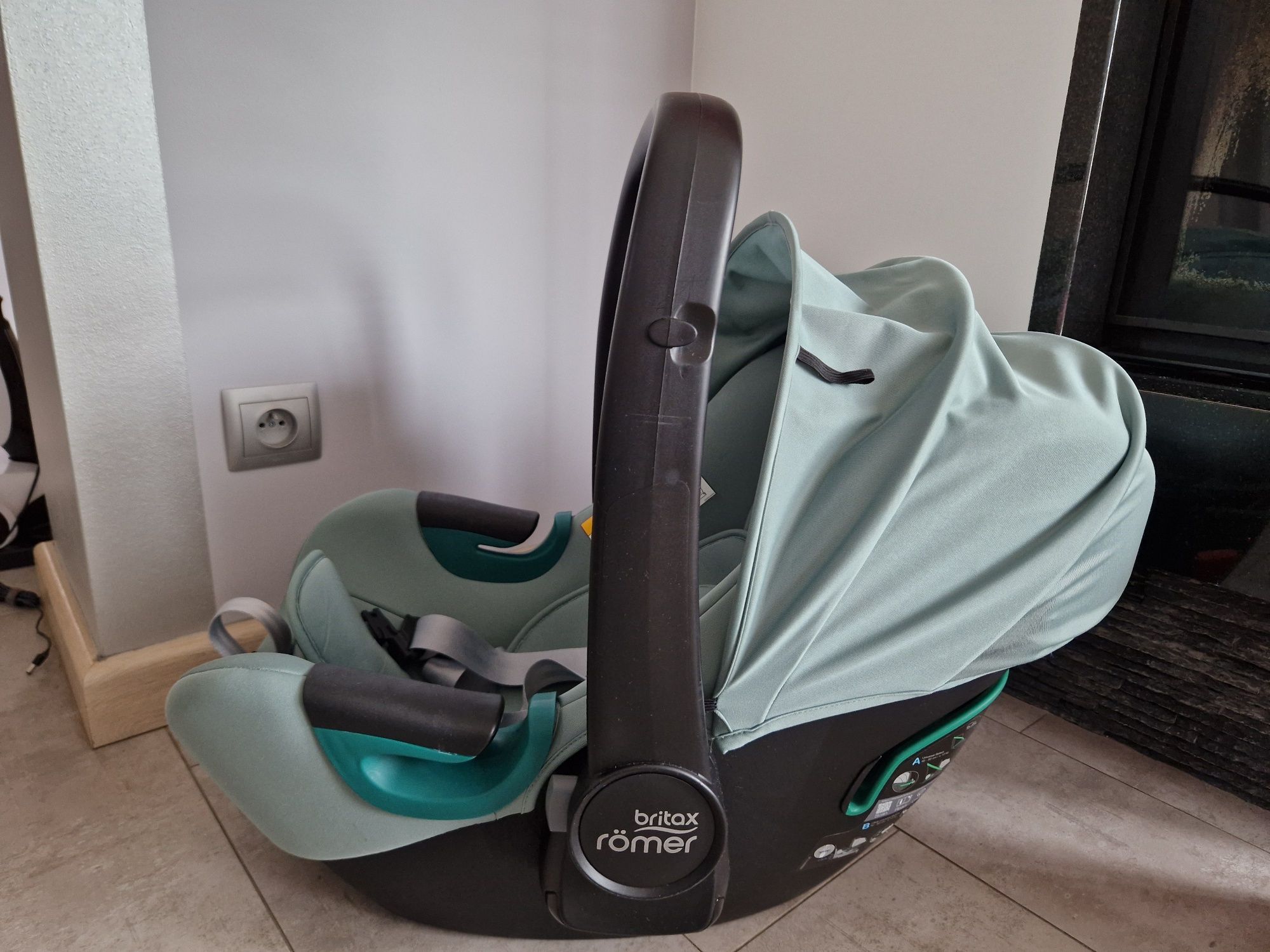 Fotelik Baby Safe 3 i-size, otulacz gratis