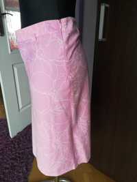 Różowa spódnica, spódniczka w kwiaty Reserved