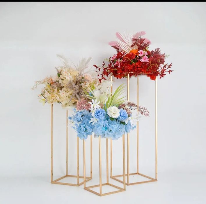 Centro de mesa com arranjos