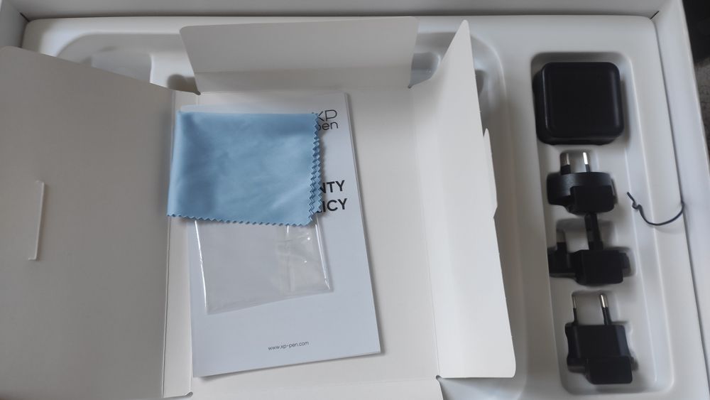 Графічний планшет-монітор XP Pen Artist pro 13.3