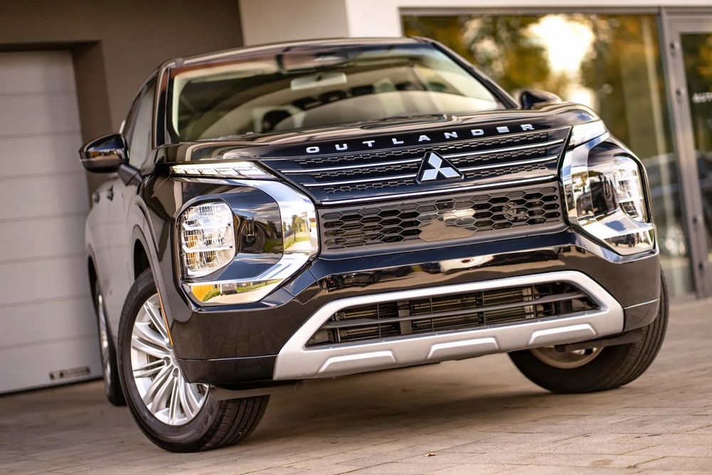 Mitsubishi Outlander * BENZ 180KM * 4x4 * Led * Asysta * Radary * Automat * 7 OSOBOWY *