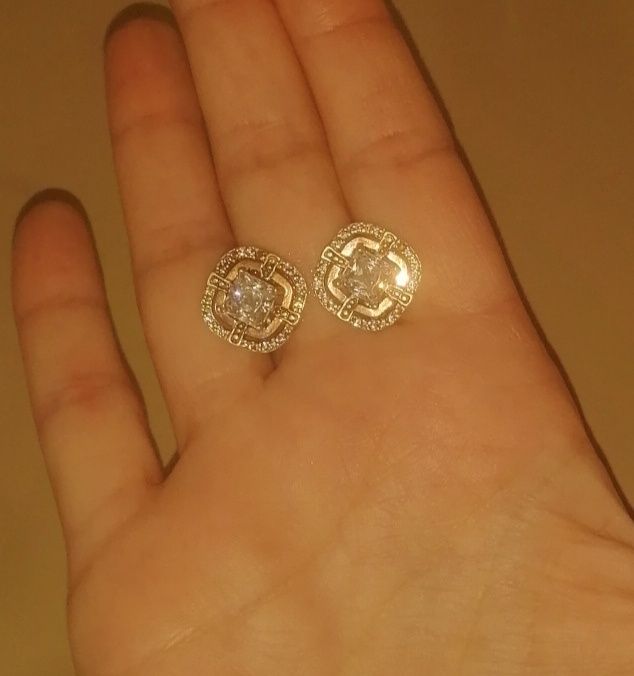 Продам серебряные серьши 925 пробы и с золотой пластинкой 375 пробы.