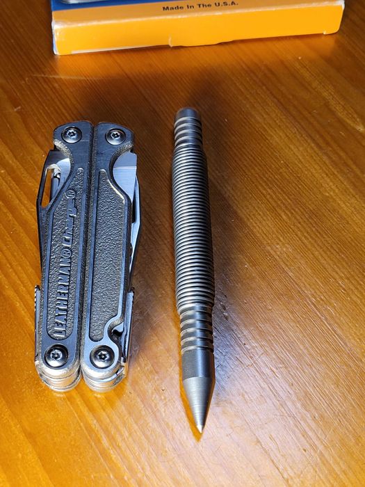 Стеклобой  made in USA аварийный компактный EDC