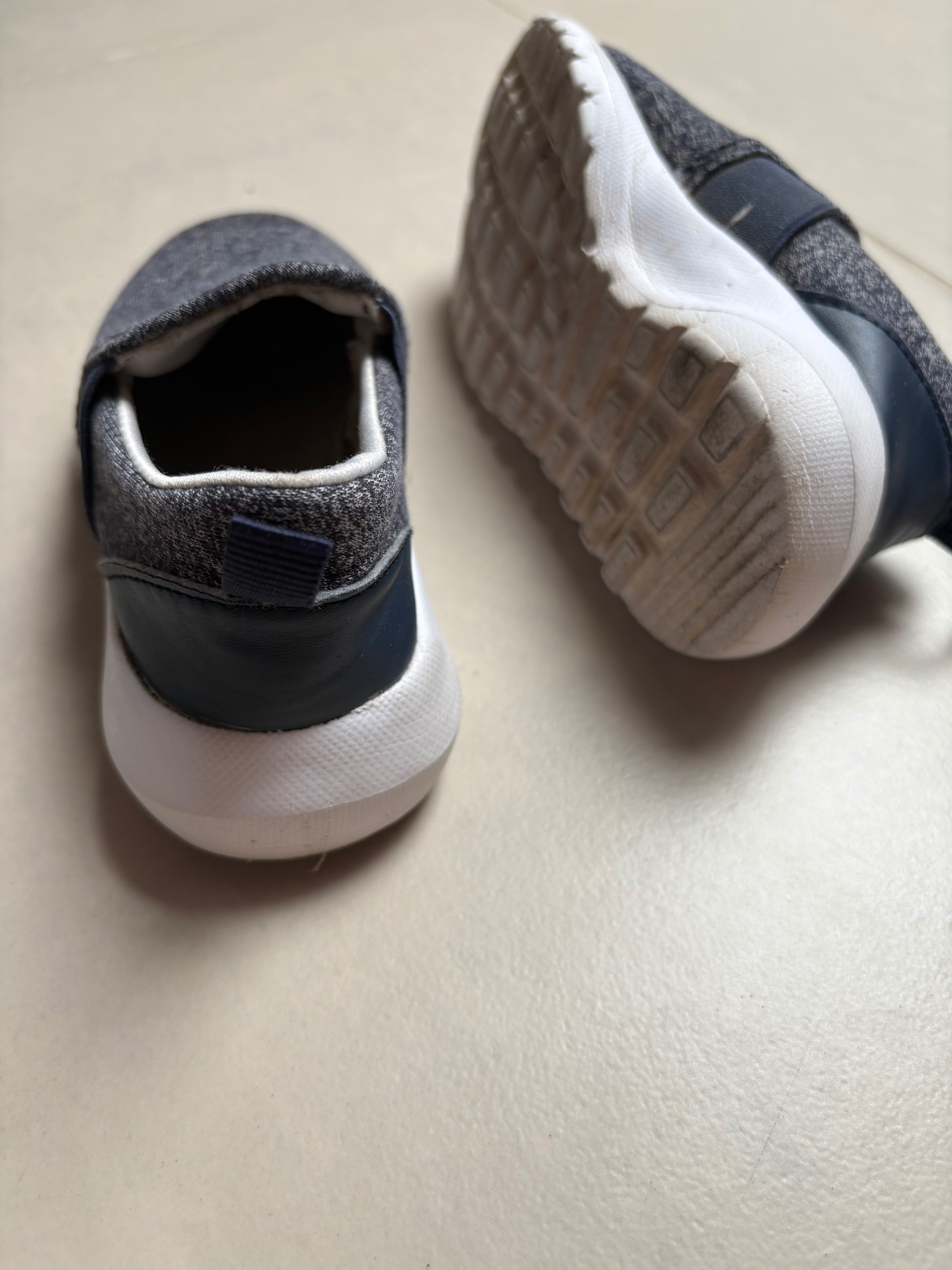 Buty wciągane dla chłopca