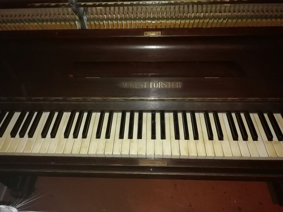Продам пианино "August Forster"