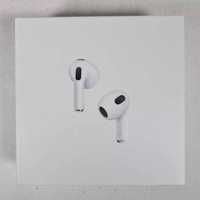 Запаковані Apple AirPods 3