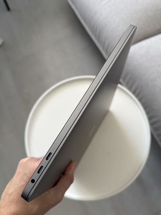 Новий ! MacBook Pro 16 2020 і9 2.4 | 16gb Ram | SSD 512gb A2141