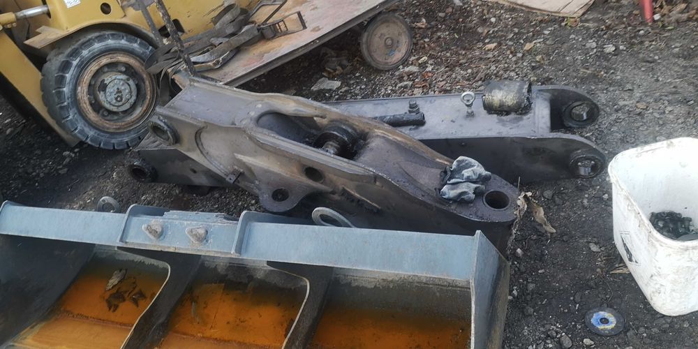 Wysiegnik siłownik łyżka mecalac