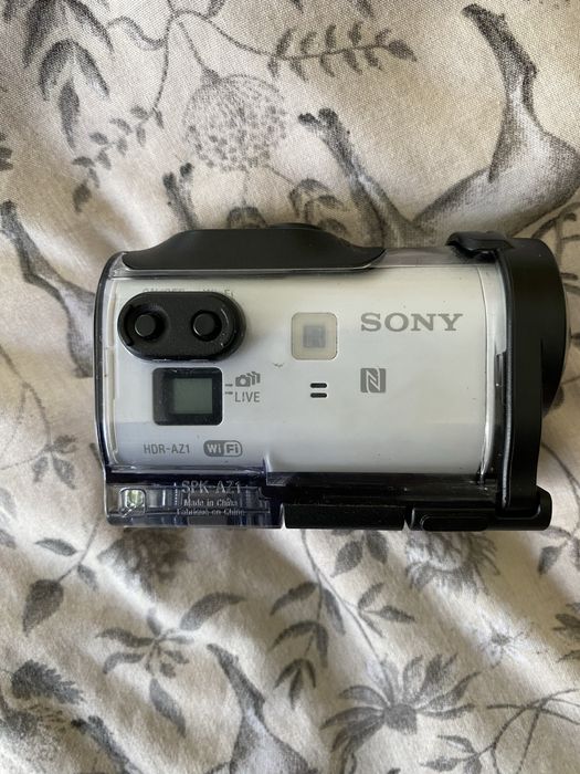 Продам Екшен камеру SONY HDR-AZ1
