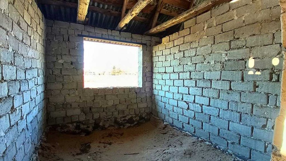 Продам коробку та 16сот.землі в с.Зурівка.Тихе місце.Від Києва 47км.