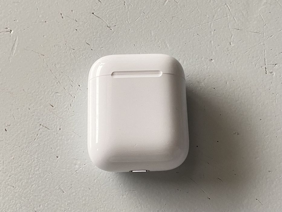 *Oryginalne Etui Ładujące Airpods 2* jak nowe !