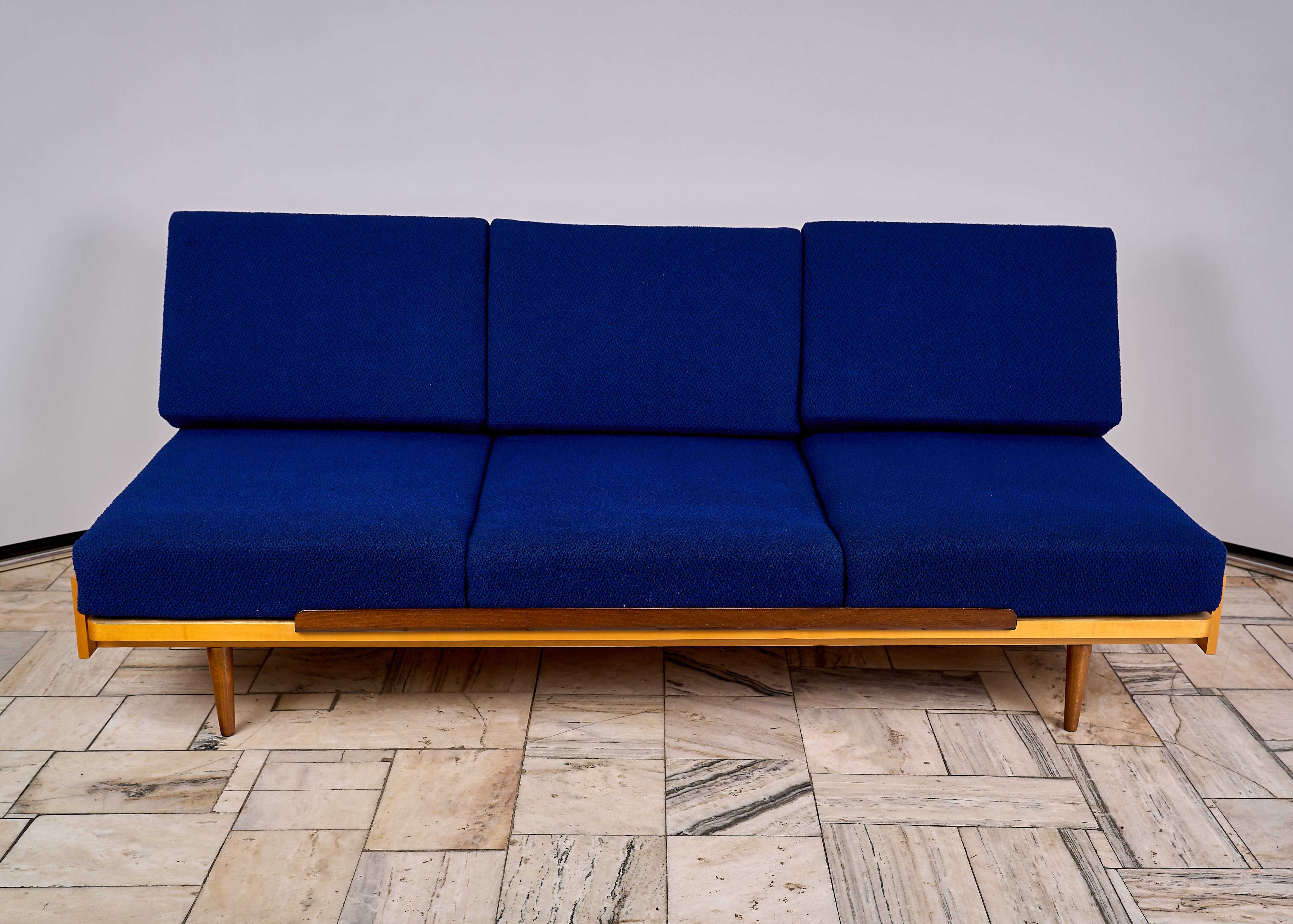 Sofa rozkładana UP ZAVODY Czechosłowacja lata 60'