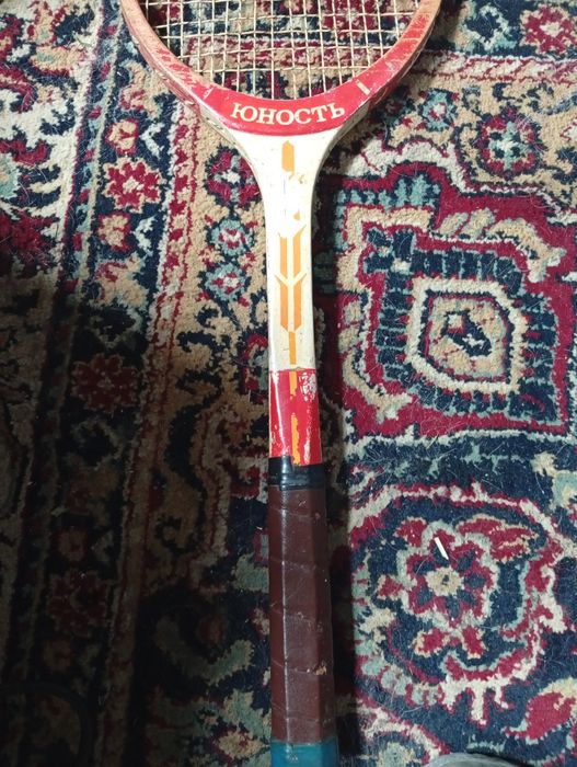 Ракетка для великого тенісу