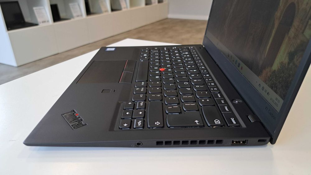 Laptop 14" Lenovo ThinkPad X1 Carbon G6 i7-8g 8GB 256SSD HDMI FHD W11