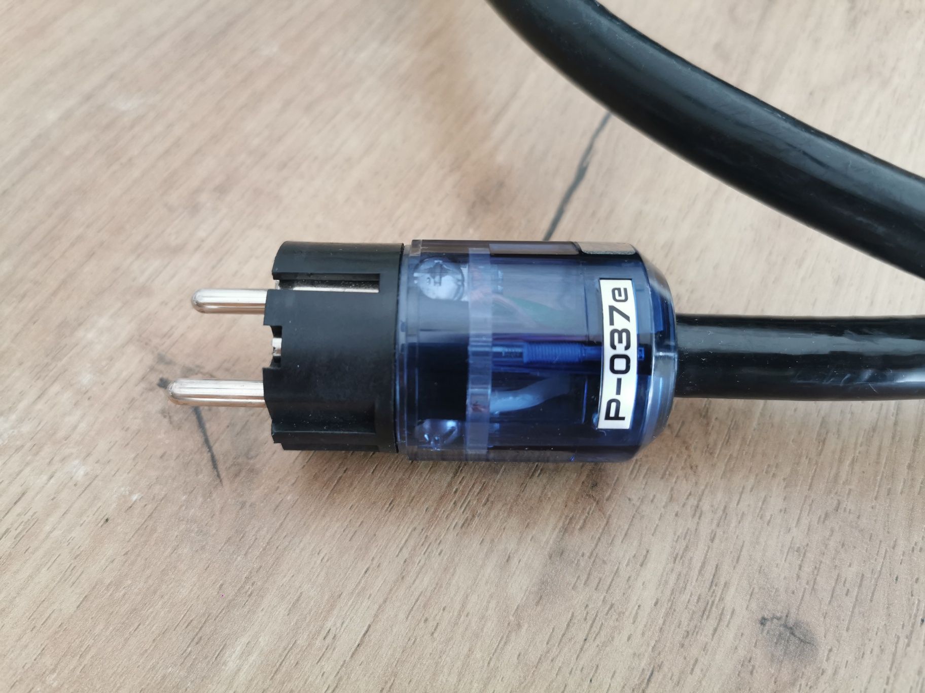 Kabel Oyaide Tunami V2 na wtykach C037 i P037e