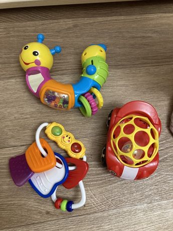 Продам развивающие игрушки для малышей