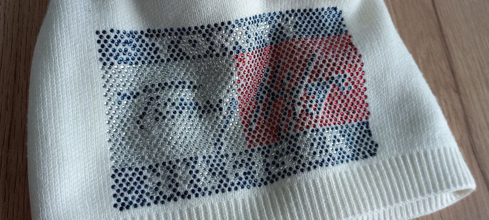 Czapka dziecięca Tommy Hilfiger biała z pomponem