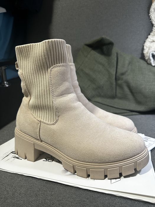 Чоботи на осінь жіночі