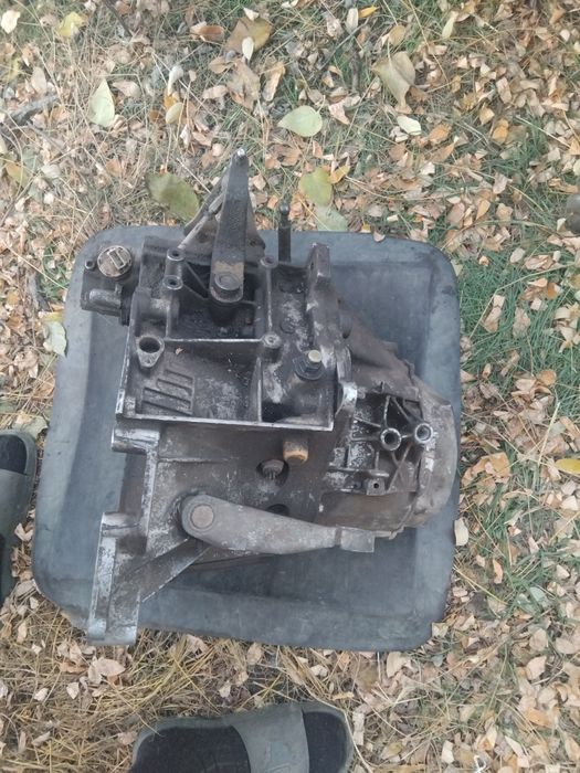 Продам коробку на сітроен Берліном пежо