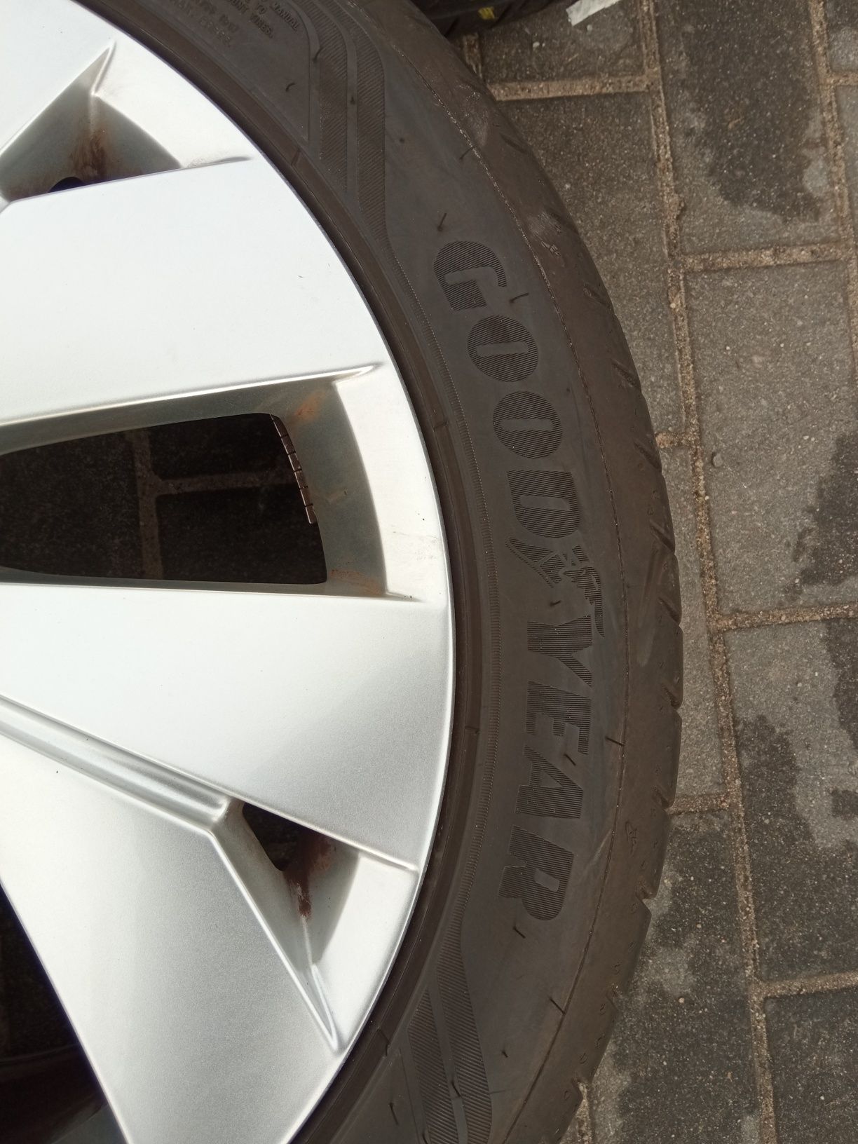 Alufelgi 17 koła VW Golf VIII lato