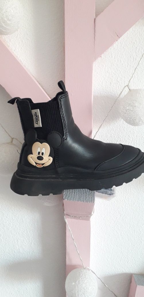 Bota Preta Menina Zara Mickey