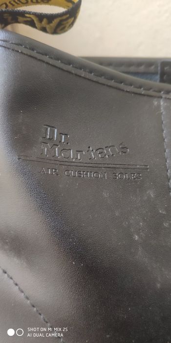 Botas pretas usadas uma vez