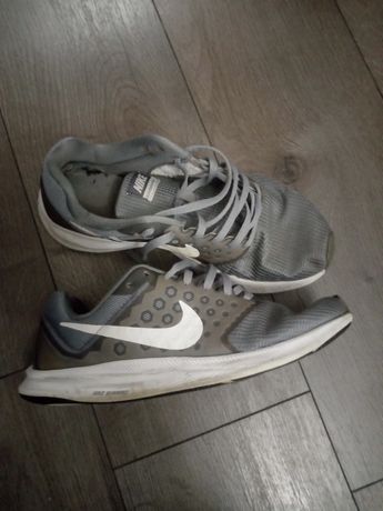 Кросовки мужские Nike Downshifter 7  размер 40
