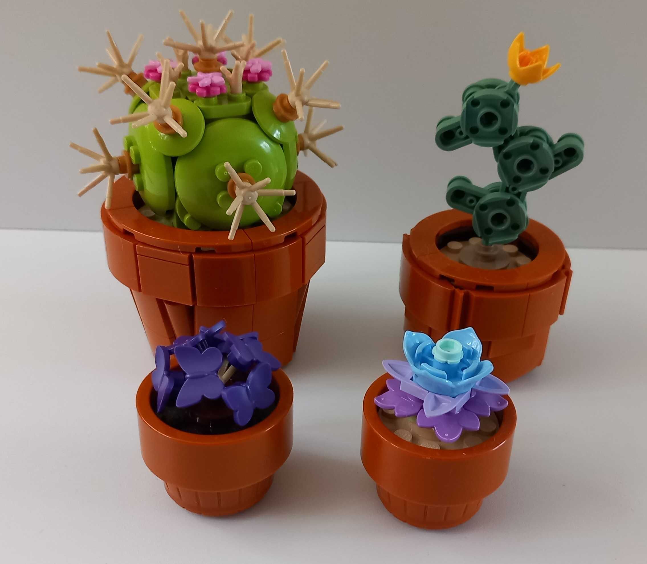 Lego Icons - Tiny Plants - parcialmente montado
