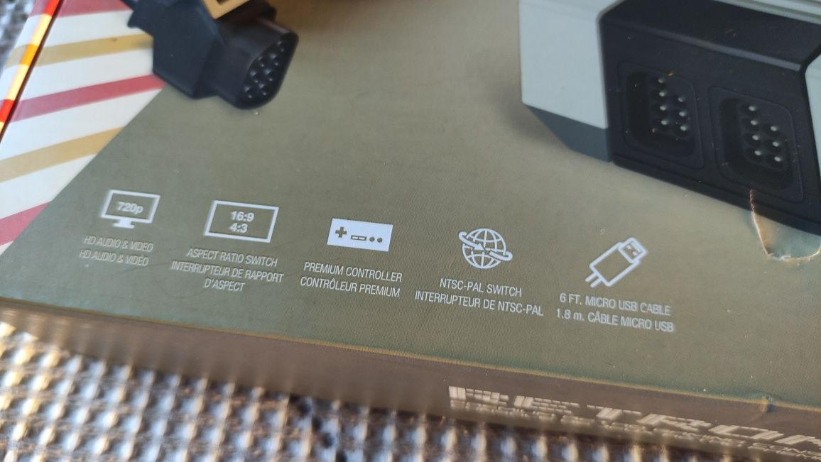 Consola Retron HD compatível com jogos da Nintendo NES
