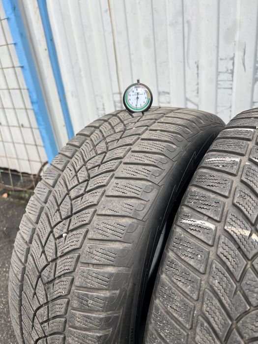 Комплект шин Goodyear EfficientGrip Performance 215/55/16