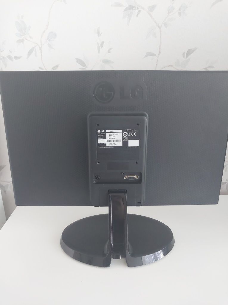 Monitor LG 18,5" 19M38A-B 2019