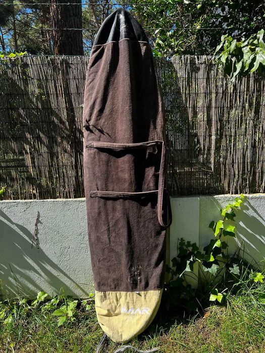 Surfboard – 7’2” x 22.5” x 50.1L – Excellent Condition + Board Sock