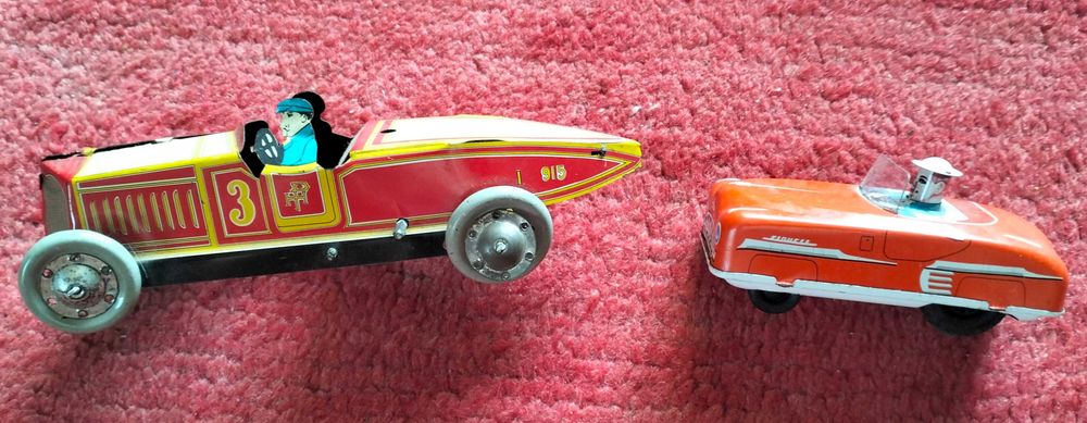 Brinquedos de lata: Helicóptero, Zepelim, Locomotivas, Carros