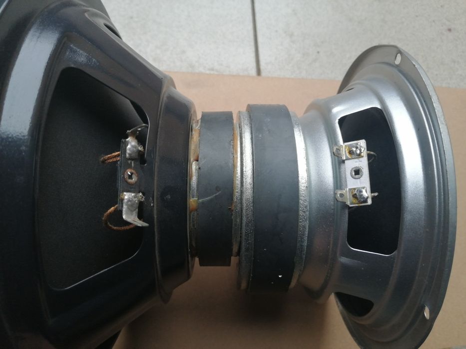 Динамики  большие разные