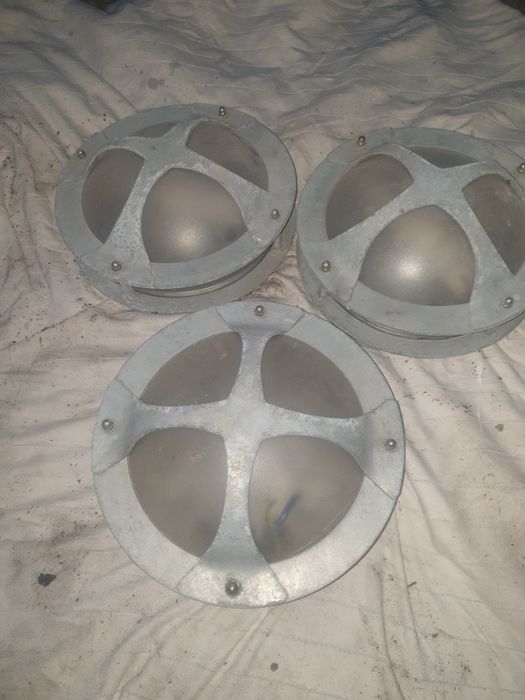 Lampy oświetleniowe.