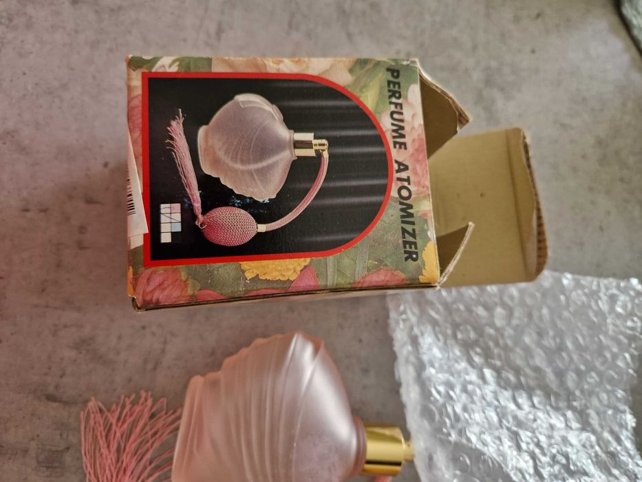 Frasco de perfume com bomba vintage