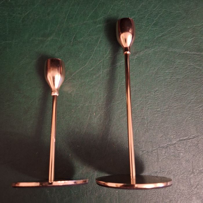 Dwa złote świeczniki