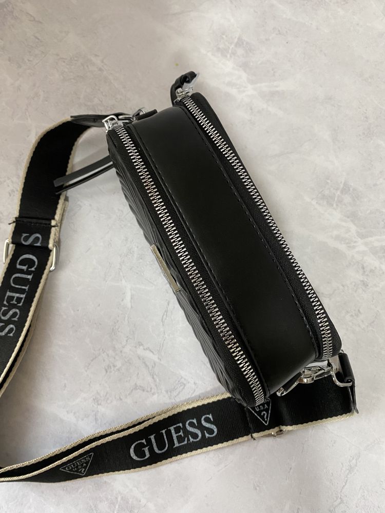 Сумочка Guess