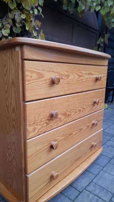 Stylowy sekretarzyk naturalny–drewno+ rattan,funkcjonalność i natura