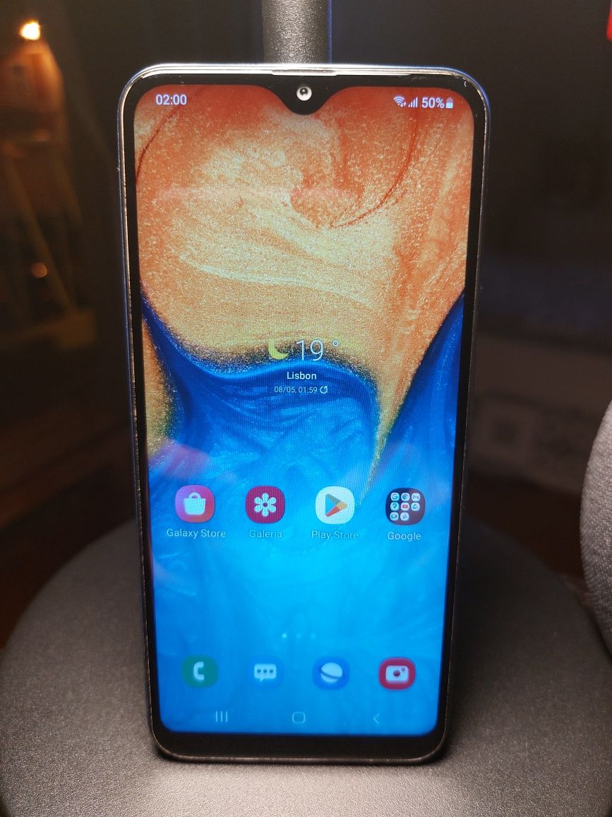 Samsung Galaxy A20e azul