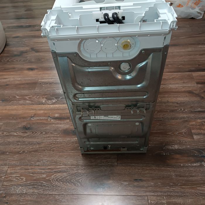 Стиральная машина Zanussi, корпус