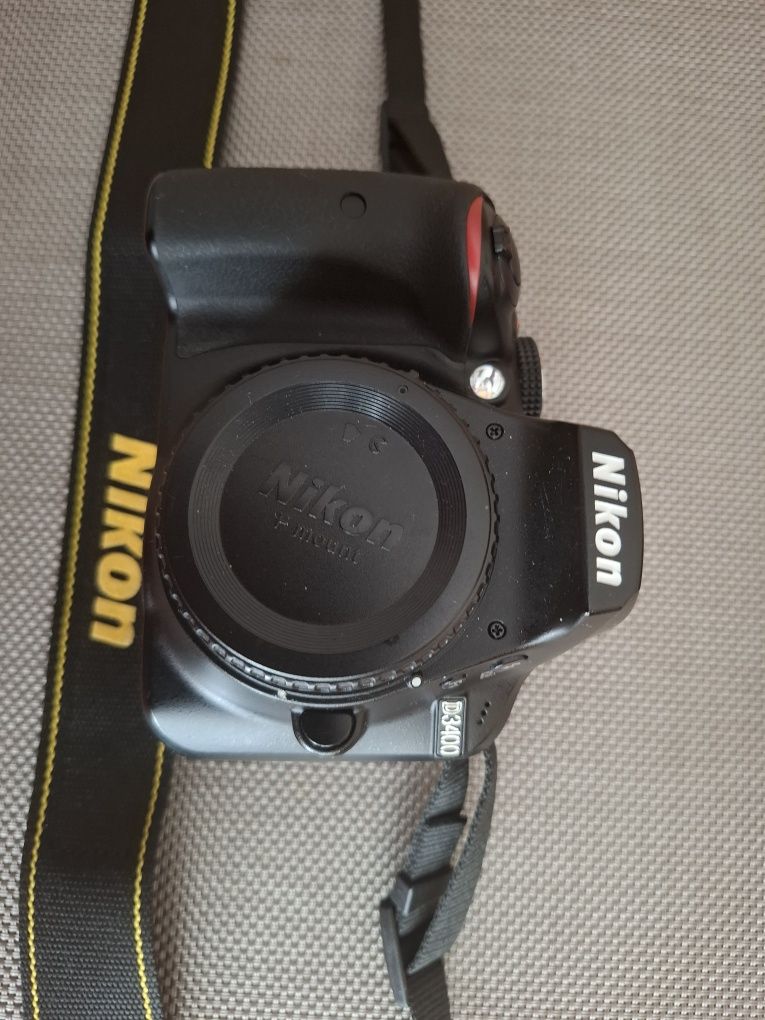 Sprzedam Nikon D3400 z dwoma obiektywami.