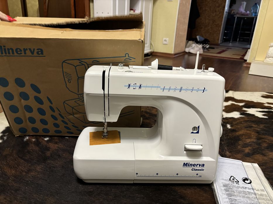 Швейна машина Minerva Classic нова