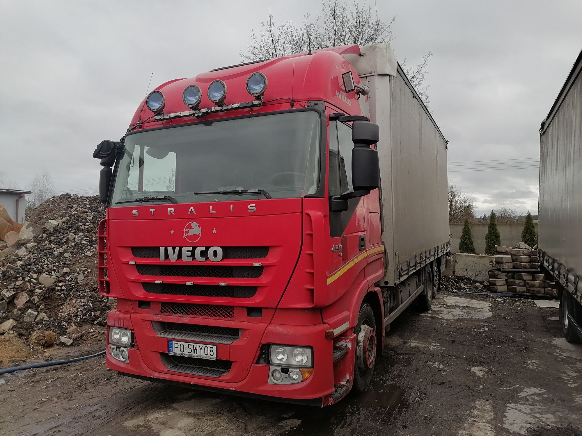 Iveco stralis 450km solówka hiway salonka