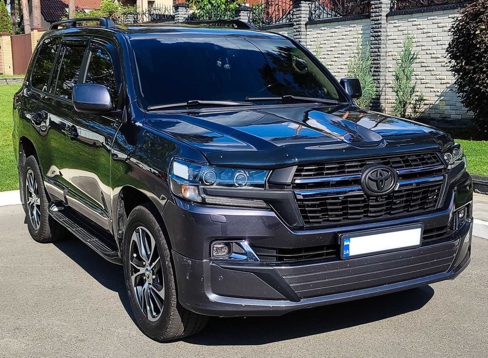 Оренда автомобіля з викупом Тойота Ленд Крузер у Києві